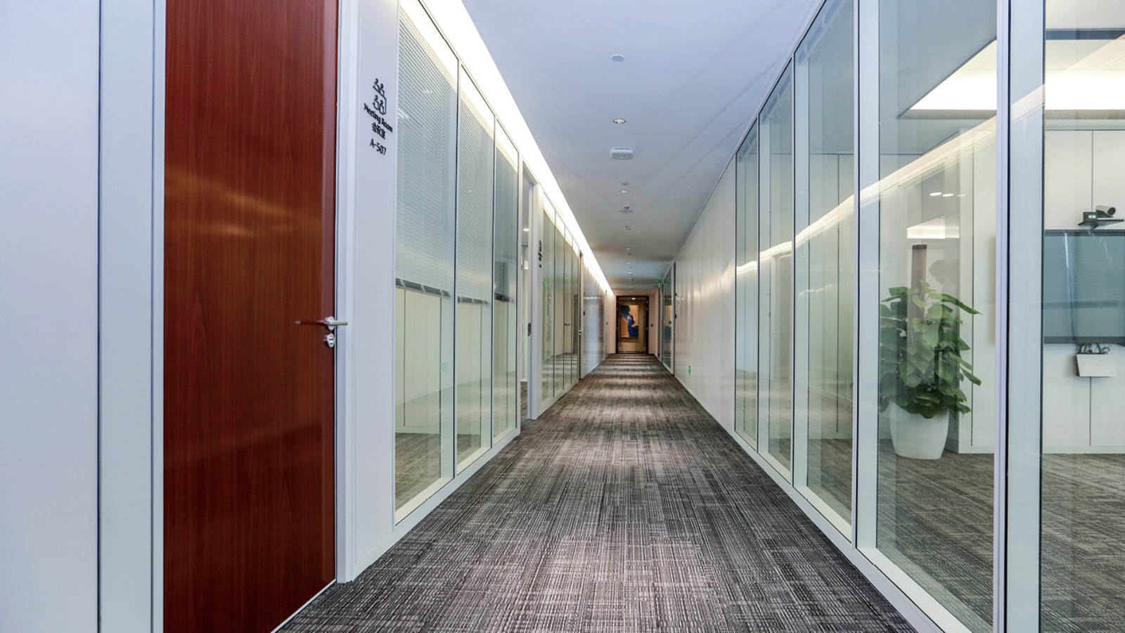 Office aluminum partition system